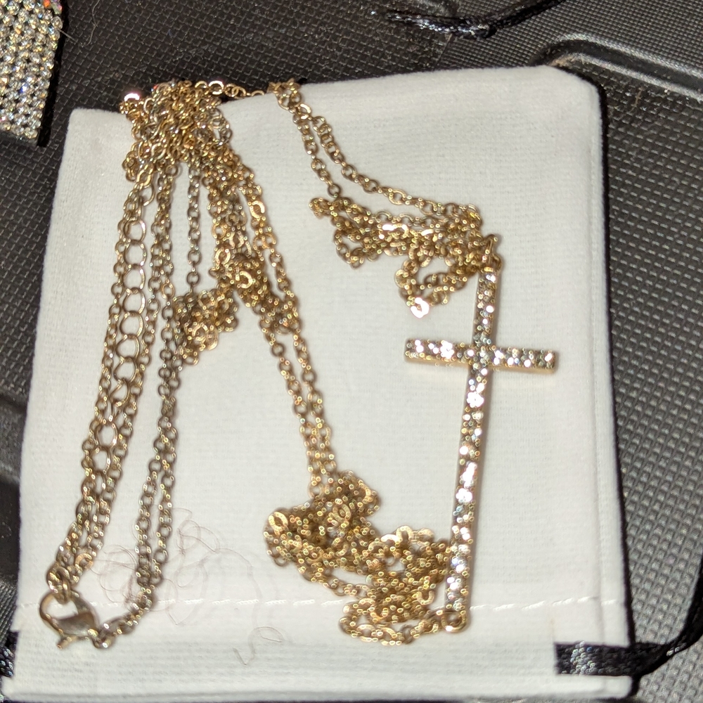 Elegant Gold Cross Necklace